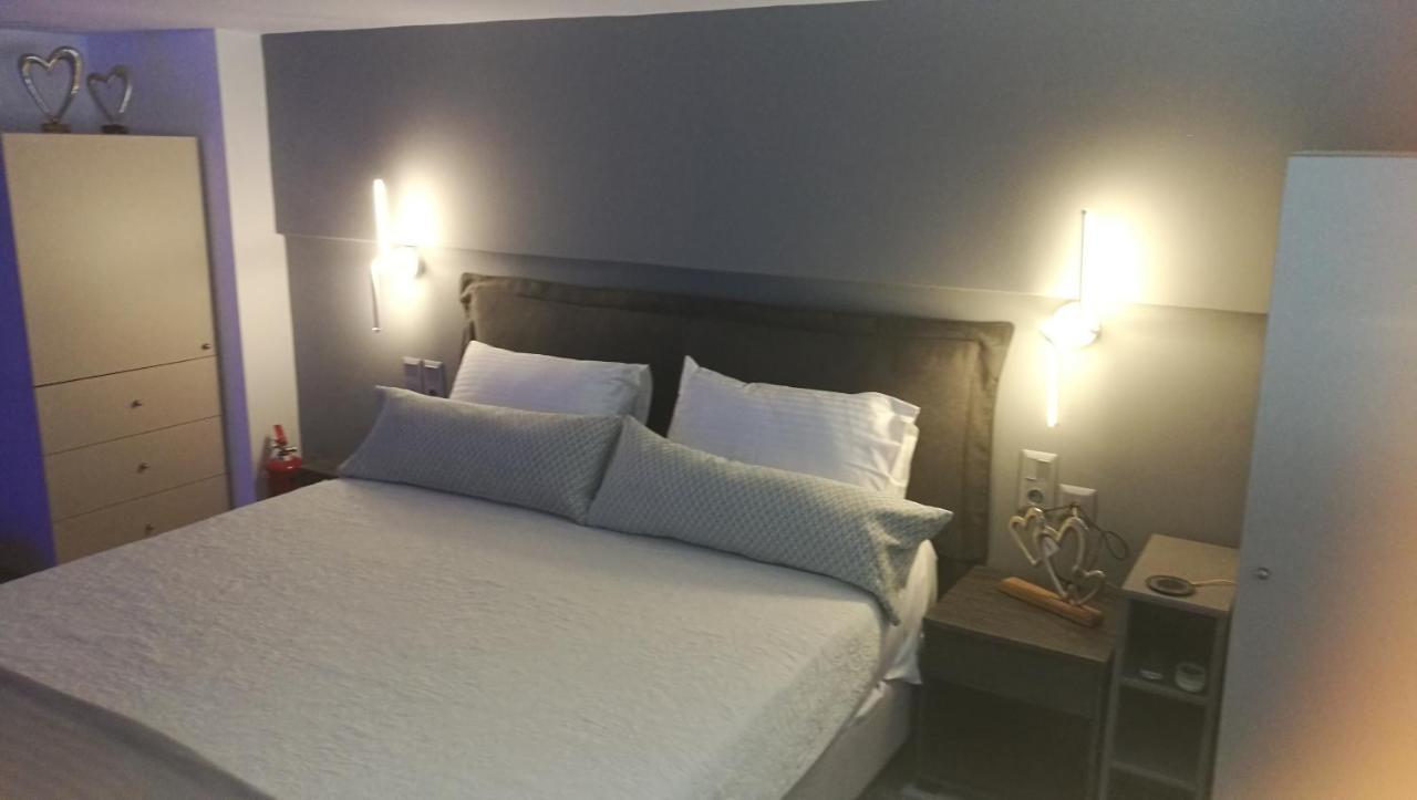New Renovated Stylisch In Corfu Town Apartment